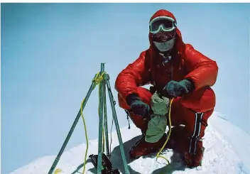  ?? FOTO: REINHOLD MESSNER/DPA ?? Am 8. Mai 1978 um 13 Uhr erreichte Reinhold Messner den Gipfel des Mount Everest.