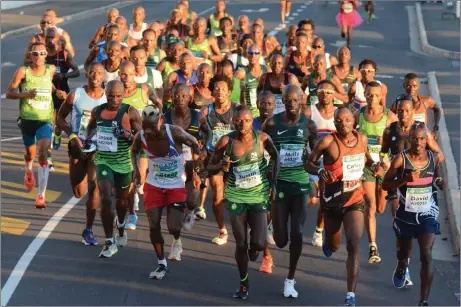  ?? Picture: STEPHEN GRANGER ?? SHAPE OF THINGS TO COME? Kenyans Jesse Gichuhi, Justin Chesire and Melly Kennedy move to the fore 18km into Saturday’s Two Oceans Marathon.