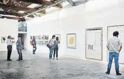  ??  ?? Clausuran hoy Apoyar a galeristas es hacerlo a todo el sistema artístico La feria Swab y las galerías del Gallery Weekend inundan la ciudad de propuestas artísticas