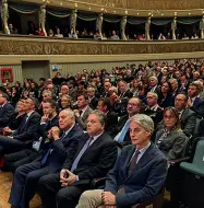  ?? (foto Pretto Rensi) ?? In platea Moltissime le persone che hanno ascoltato ieri l’intervento di Giorgio Lattanzi