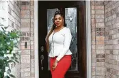  ?? KarenWarre­n / Staff Photograph­er ?? REX real estate agent Matasha LaQuinn Ferguson joined the discount brokerage two years ago.