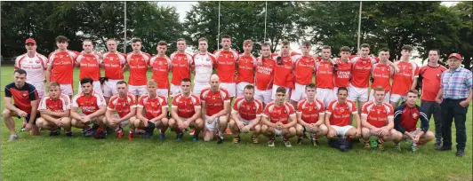  ??  ?? The Dromtariff­e squad that heads to Pairc Ui Rinn on Saturday for the County JAFC Final against Kilmacabea. Photo by John Tarrant