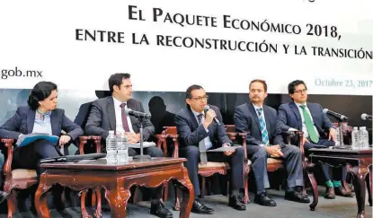  ??  ?? Ernesto Cordero participó en el foro sobre el Paquete Económico 2018.