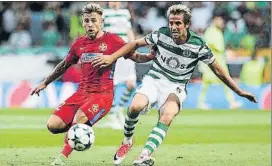  ?? FOTO: EFE ?? Fabio Coentrao, titular ayer, fue incapaz de llevar al Sporting de Lisboa a la victoria