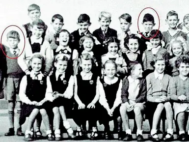  ?? (Swns/Kika Press) ?? 9 gennaio 1951: foto di classe per metà Rolling Stones. Mick Jagger, a sinistra, e Keith Richards avevano 7 anni