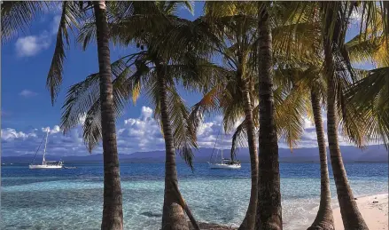  ?? PHOTOS BY MARY WINSTON NICKLIN FOR THE WASHINGTON POST ?? While the islands of the Panamanian archipelag­o are strictly protected by the Guna’s governing body, the regulation­s can’t stop climate change: Rising sea levels will, one day soon, force the Guna to the mainland.