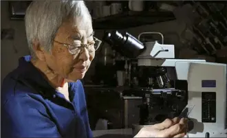  ?? Photos courtesy UH ?? Isabella Aiona Abbott was a pioneering professor of ethnobotan­y who discovered more than 200 algae and helped advance Native Hawaiian knowledge in Western science. After a grassroots campaign by the campus community, UH-Manoa has decided to rename its Life Science Building after Abbott.