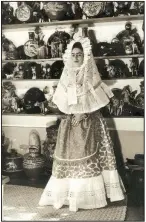  ?? Courtesy Throckmort­on Fine Art, New York ?? Frida Wearing Tehuana Dress was taken by Bernard G. Silberstei­n in 1940.