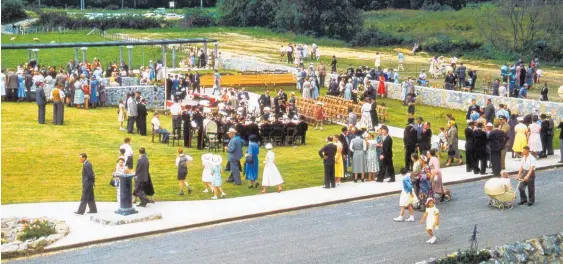  ?? Photo / Stirling family collection ?? Newly opened Te Awamutu and District War Memorial Park in the 1950s, well before the extension of Mutu St and bridge to the main road.