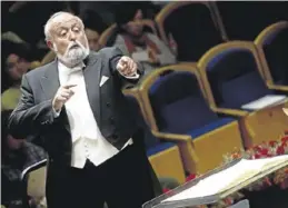  ?? EFE / DIEGO AZUBEL ?? Penderecki, dirigiendo a la Sinfónica de China en Pekín en 2011.