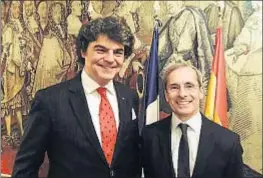  ?? . ?? Jorge Moragas junto al embajador francés, Yves Saint-Geours