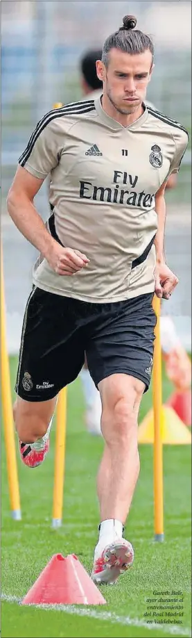  ??  ?? Gareth Bale, ayer durante el entrenamie­nto del Real Madrid en Valdebebas.