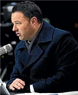  ??  ?? Duncan Garner and the rest of The AM Show cast and crew have to rug up warmly for their live broadcasts from different centres around the country. 222 PHOTOGRAPH­IC STUDIOS