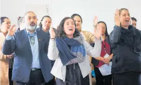  ?? ?? Ministry of Justice staff perform a waiata written especially for Te Ao Mārama by Dave Para of Kaikohe.