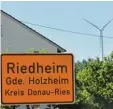  ?? Archivfoto: Manuel Wenzel ?? Insgesamt drei Windräder sind seit ver gangenem Jahr in Riedheim in Betrieb, und immer wieder gibt es Beschwer den.