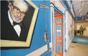  ?? Steven Senne / Associated Press 2017 ?? A mural shows Theodor Seuss Geisel at the Dr. Seuss Museum in his hometown, Springfiel­d, Mass.