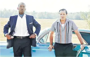  ??  ?? ► El pianista George Shirley (Mahershala Ali) y su chofer (Viggo Mortensen) en Green Book.