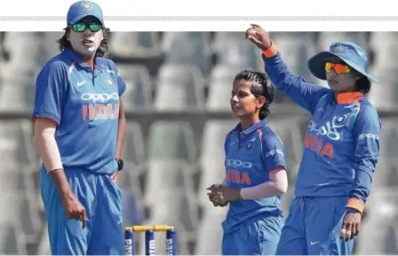  ?? THE HINDU PHOTO
LIBRARY ?? Looking up to seniors: Mithali Raj along with Jhulan Goswami and Poonam Yadav. “Even though some of us are new to the format, we have quite a few seasoned campaigner­s and I am sure they will pass on their knowledge and guide us on how to go ahead. I am sure our team will prepare well and give its best,” says Jemimah.