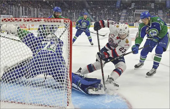  ?? SCOTT ANDERSON/SOUTHWEST BOOSTER ?? Swift Current Broncos goaltender Stuart Skinner extended to get the pad in front of a driving Sam Steel during the Broncos’ final game at the 2018 Mastercard Memorial Cup in Regina.