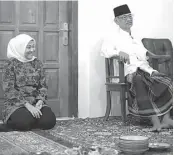  ?? TIM PEMENANGAN SUDIRMAN-IDA FOR JAWA POS ?? MINTA DIDOAKAN: Ida Fauziyah bersama KH Dimyati Rois di Ponpes Al Fadlu wal Fadhilah, Kaliwungu, Kendal.