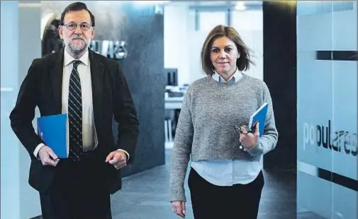  ?? TAREK / EFE ?? Mariano Rajoy y María Dolores de Cospedal, ayer en la sede del PP antes de la reunión del comité de dirección