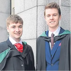  ?? Pictures: Kim Cessford. ?? Dundee University graduates Liam Humphries, left, and James Knowles.