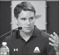  ?? AP/DARRON CUMMINGS ?? Jeff Gordon is coming out of retirement to replace Dale Earnhardt Jr., who will miss the next two races with concussion-like symptoms, but that doesn’t mean fellow drivers are taking Gordon lightly. “He could win it [Sunday] and surprise us,” defending...