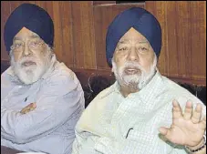  ?? HT PHOTO ?? Former Delhi Sikh Gurdwara Management Committee president Paramjit Singh Sarna (right) with brother Harvinder Sarna addressing a press conference in Amritsar on Saturday.