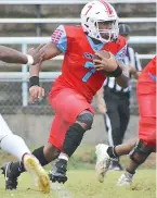  ?? STAFF PHOTO BY PATRICK MACCOON ?? Brainerd senior Derrion Calloway (7) scored three times on the ground and intercepte­d two passes to help lead a 20-point comeback home victory over Central last Friday night.