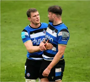  ??  ?? Ethan Staddon (left) and Elliott Stooke (right) congratula­te each other after beating Worcester Warriors