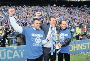  ??  ?? Top team Callum Davidson, Tommy Wright and Alec Cleland after the Scottish Cup win