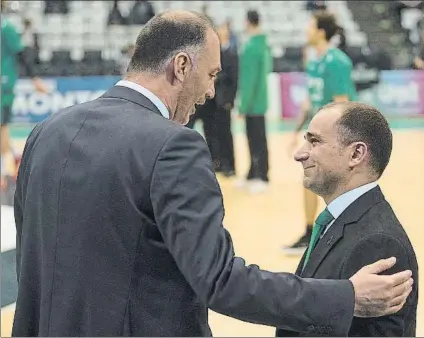  ?? FOTO: PERE PUNTÍ ?? Al límite Mrsic, que saluda a Carles Duran en la imagen, sabe que la victoria del Joventut frente al Murcia no les permite fallar