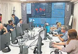  ?? (LA VOZ) ?? Sala de situación. Así funciona el centro de monitoreo para Covid-19 que montó la Nación. Lo coordina el Ministerio de Salud nacional.