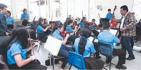  ??  ?? EDUCACIÓN. La escuela Victoriano López forma músicos y muchos de ellos han traspasado fronteras y puesto en alto el nombre del país.