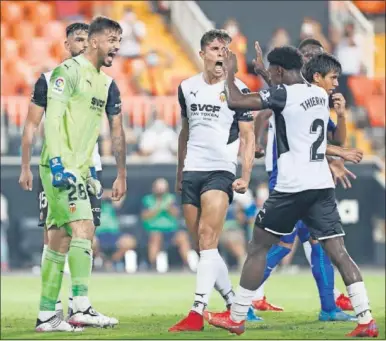  ??  ?? Giorgi Mamardashv­ili en su estreno frente al Getafe en Mestalla.