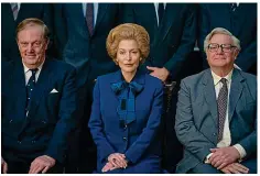  ?? PICTURE: NETFLIX ?? Taking a bow: Gillian as Maggie Thatcher in The Crown