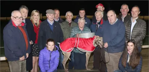  ??  ?? John Geoghegan (sponsors) making presentati­on to Sheila Spillane and J.J. Fennelly (owners) with connection­s and sponsors after Burgess Brandy won the Red Mills Future Champion Unraced Stake.