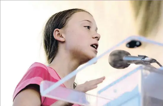  ?? PETER FOLEY / EFE ?? Greta, durante su discurso en la marcha por el clima celebrada en Nueva York, donde volvió a demostrar su innata habilidad para la oratoria