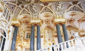  ?? ?? 俄羅斯冬宮是「世界四大博物館」之一，內部極盡奢華。