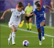  ?? ?? Touchée au genou à l’heure de jeu contre l’italie, Delphine Cascarino devrait être titulaire ce soir.