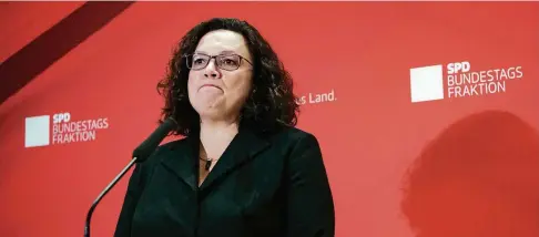  ?? FOTO: BERND VON JUTRCZENKA/DPA ?? Andrea Nahles (SPD) will sich von ihren politische­n Ämtern zurückzieh­en.