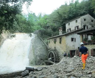  ?? (foto a lato) ?? A Refrontolo Il Molinetto della Croda il mattino dopo quel tragico 2 agosto 2014, quando morirono i quattro amici