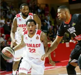  ??  ?? Gerald Robinson, Eric Buckner... Quand Monaco a sonné la charge, Le Mans n’a pas pu s’opposer. L’ASM revient fort dans la course au titre. (Photos Cyril Dodergny)