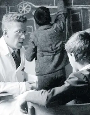  ?? SUPPLIED ?? Hans Asperger at the Children’s Clinic of the University of Vienna Hospital c.1940.