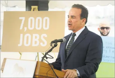  ?? Ned Gerard / Hearst Connecticu­t Media file photo ?? Bridgeport Mayor Joe Ganim was effusive in September, 2017 announcing the deal with MGM Resorts Internatio­nal that would have created thousands of jobs and brought millions of dollars to Bridgeport with a waterfront casino. A new deal with the Mashantuck­et Pequot and Mohegan tribes offers no such guarantees to the city.