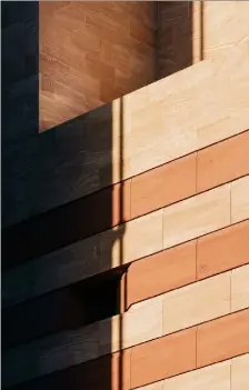  ??  ?? Une maison en bois a de nombreux atouts économique­s et écologique­s que ce soit lors de la constructi­on ou après. (Photo Usplash)