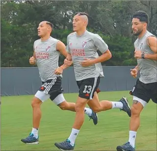  ?? PRENSA BOCA Y RIVER ?? CORTES. Dos ejemplos de cómo quedan los juveniles tras el “rito de iniciación”. En algunos planteles, al corte de pelo se le suma un combo de violencia y tormentos.