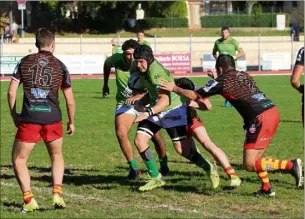  ?? (Photo J.L.) ?? Les rugbymen dracénois restent sur quatre victoires concésutiv­es et attendent désormais la réception de Valréas avec une certaine impatience.