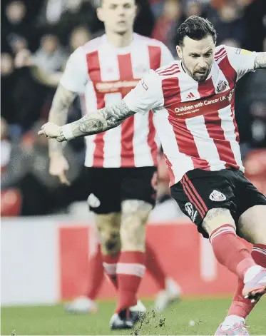  ??  ?? Sunderland forward Chris Maguire fires in a shot.