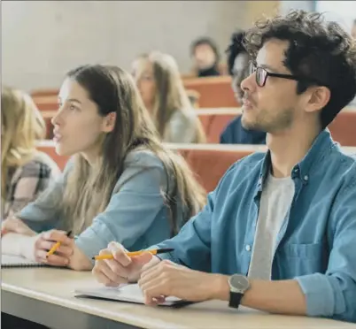  ?? ISTOCK ?? Estudiante­s en el desarrollo de una clase en su aula.